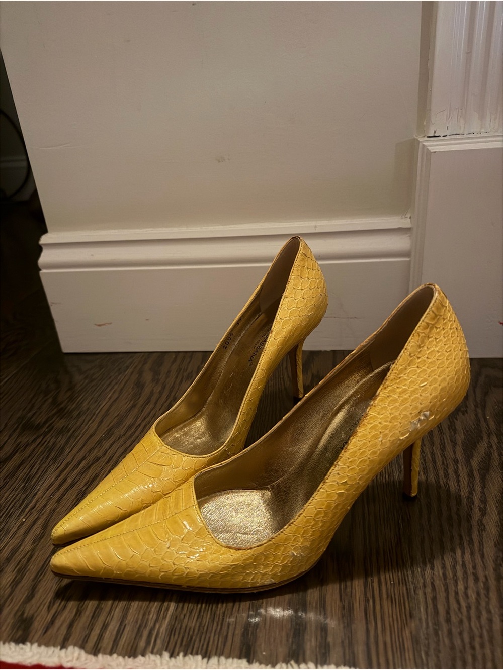 Dolce & Gabbana Yellow PointedPumps